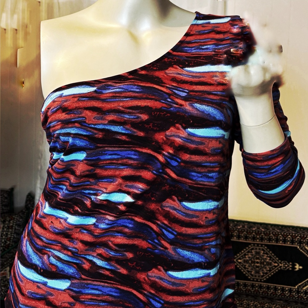 NWT Rue21: One-Shoulder Multicolor silky top